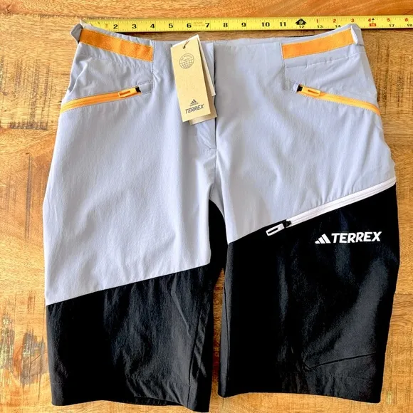 adidas Women's Xperior Hiking Shorts Size Small